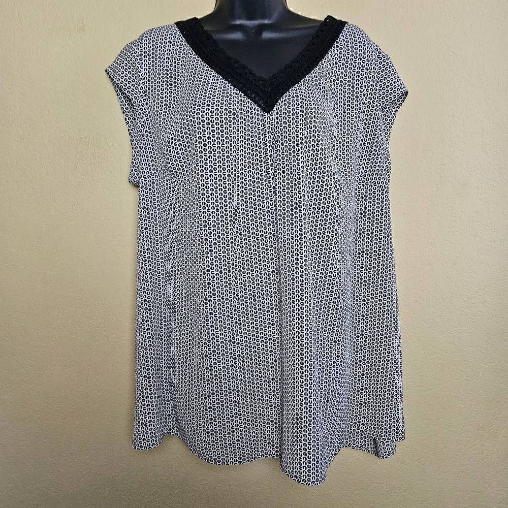 DR2 Lace Neckline Blouse